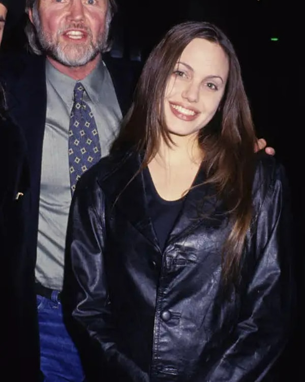 Анджелина Джоли в 19: