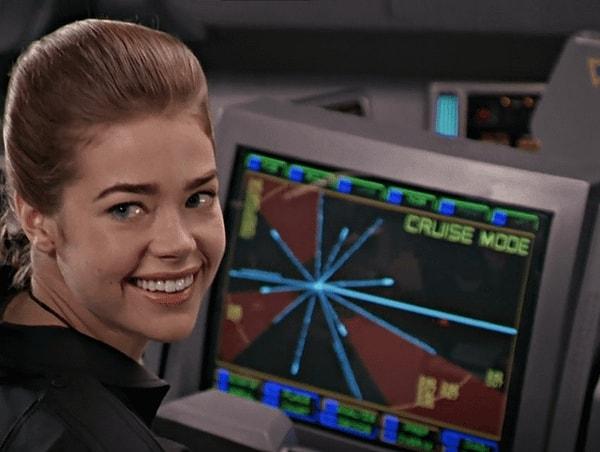 10. Starship Troopers filmindeki Ibanez'in bilgisayarında oynadığı oyun yıldız haritasını gösteriyor.
