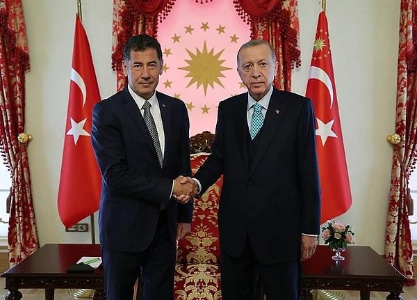 Önce kararını 19 Mayıs'ta açıklayacağını, ardından 22 Mayıs'ta açıklayacağını söyleyen Sinan Oğan, geçtiğimiz saatlerde ikinci turda Cumhurbaşkanı Recep Tayyip Erdoğan'ı destekleyeceğini duyurdu.