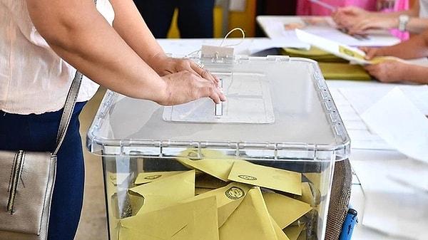 Cumhurbaşkanı seçiminin 28 Mayıs Pazar günü yapılacak ikinci tur oylaması için yurt dışı temsilcilikler ve gümrük kapılarında oy verme işlemi bugün başladı.
