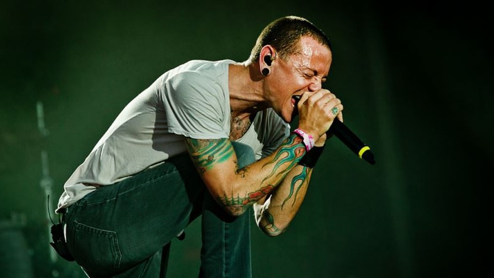 Kalbimize İşleyen Şarkıları ile Bizi Bambaşka Yerlere Götüren 10 Chester Bennington Parçası