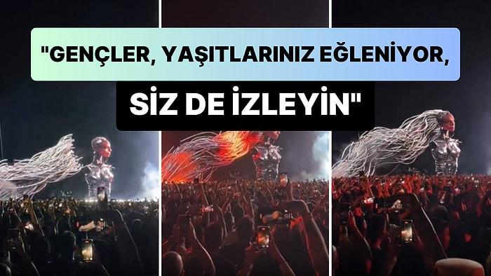 Demirtaş, Müzik Festivalinde Doyasıya Eğlenen İnsanları Paylaşıp 'Yaşıtlarınız Eğleniyor, Siz de İzleyin' Dedi