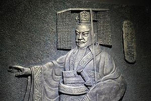 Çin'in ilk imparatoru Qin Shi Huang kimdir?