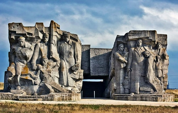 3. Самый старый город России?