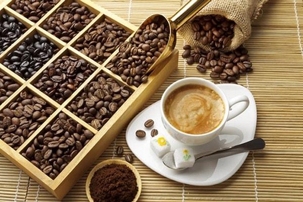 Kahveye tereyağı eklemek kilo kaybı için potansiyel avantajlar sunsa da, bu uygulamaya ölçülü ve dengeli bir şekilde yaklaşmak çok önemlidir.