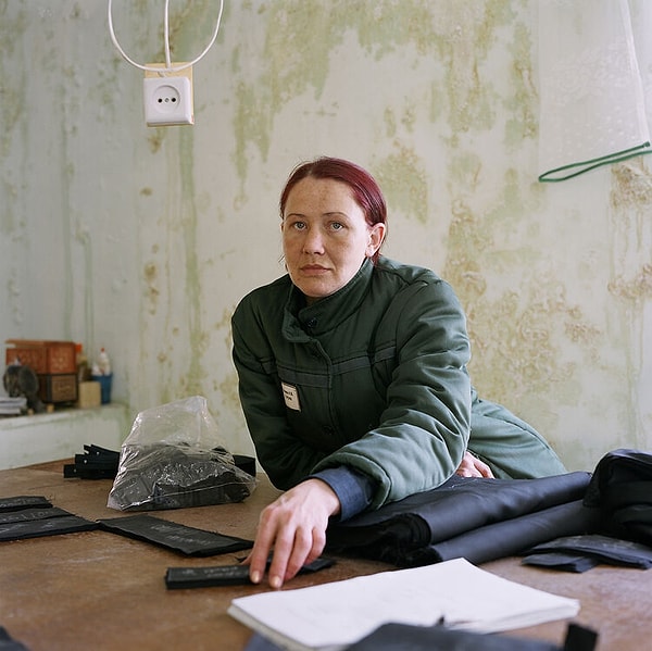 Музыка начинает и заканчивает рабочий день, а на «Промке» (так называется рабочий цех в колонии) она играет постоянно.