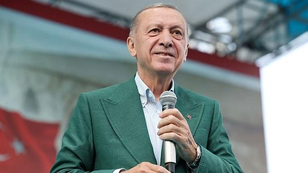 Cumhurbaşkanlığı 2'nci tur seçiminde sandıklar kapandıktan sonra Cumhurbaşkanı Erdoğan kesin olmayan sonuçlara göre yarışı önde tamamlamış gibi görünüyor.