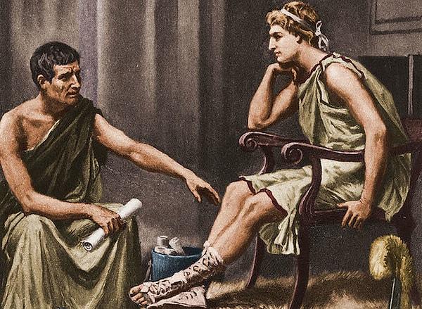 15. Çoğu tarihçi, Aristoteles'in İskender'i oğlu gibi sevdiğini düşünüyor. Belki de gerçekten öyleydi...
