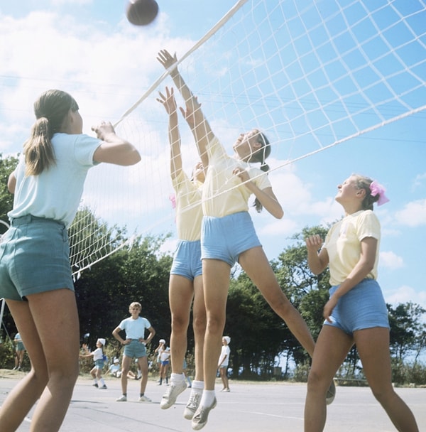 Пионерский лагерь ЦК ВЛКСМ «Орлёнок» в Туапсинском районе Краснодарского края. Соревнования по волейболу, 1974