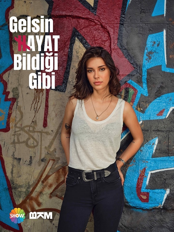 Embracing Life's Complexity: Devrim Özkan Shines as Songül Acarerk in 'Gelsin Hayat Bildiği Gibi'