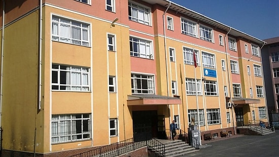 Okul Bahçesindeki Etkinliğe İmam Getirtilip Kur'an Okutuldu