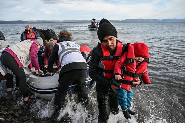 İngiltere hükümetinin, mültecilerin Avrupa’ya geçişini engellemesi için Türkiye’ye geçen yıl 3 milyon sterlin ödediği tespit edildi.