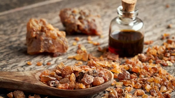 9. Для чего использовалась мирра?