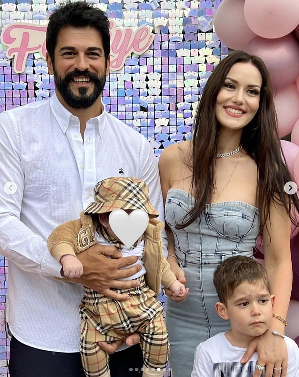 На вечеринке также присутствовали сыновья пары Керем и Каран. Пара разместила смайлик на лице своего сына Керема на фотографии, которой они поделились.