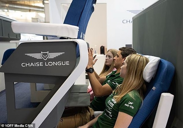 Висенте начал строить свой первый прототип кресла для самолета вручную в 2021 году, используя всего лишь «связку досок».