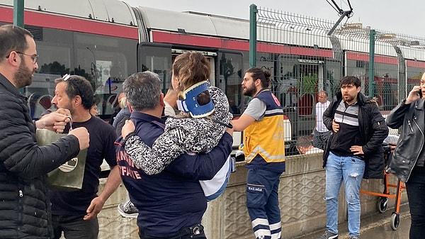 Samsun Valisi Zülkif Dağlı ile Büyükşehir Belediye Başkanı Mustafa Demir, kaza yerinde incelemelerde bulundu.