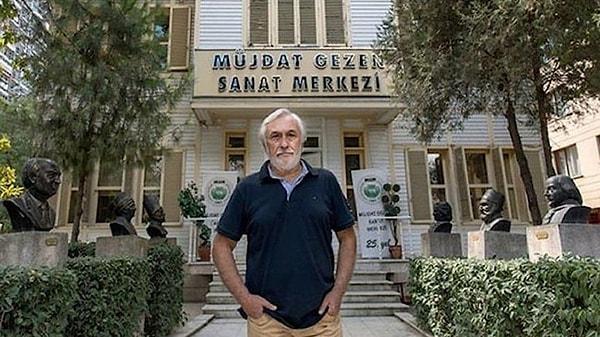 Kadıköy Ziverbey’de bulunan tarihi bir köşkün içerisindeki Müjdat Gezen Sanat Merkezi, 1991 yılından beri faaliyet gösteriyor.