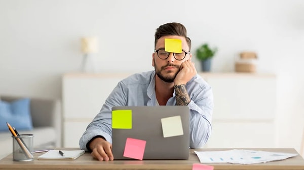 Ваша странная причуда — оставлять повсюду записки!