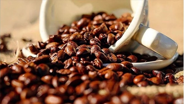 Arabica kahve vadeli işlemleri, El Nino hava modelinin küresel üretim için risk oluşturduğunu söyleyen bir raporun ardından artan ortaya çıkan mahsul endişesiyle ICE’de pound başına 1.9 dolar civarına geri döndü.