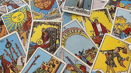 Тест с картами Таро, который покажет, сколько жизней вы живете на этой земле