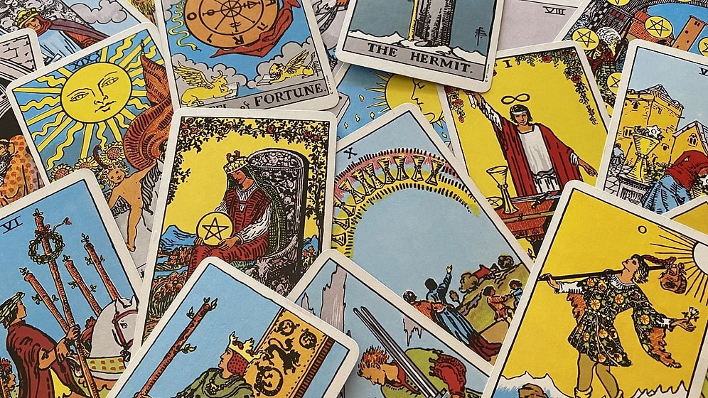 Тест с картами Таро, который покажет, сколько жизней вы живете на этой земле