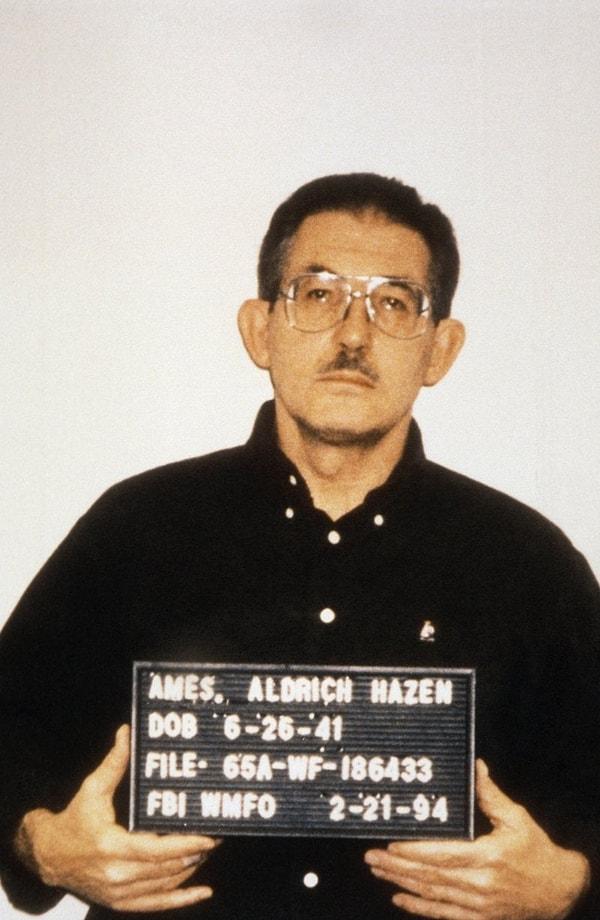 Aldrich Ames, Soğuk Savaş döneminde Amerika Birleşik Devletleri Merkezi İstihbarat Teşkilatı (CIA) için çalışan çifte ajan olarak tanınan bir isimdi.