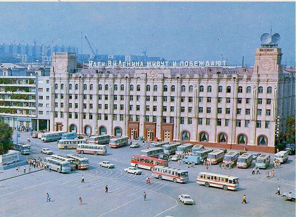 8. Волгоград, автобусы, в основном ЛАЗ.