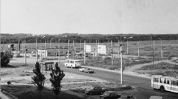 13. Ставрополь, перекресток ул. 50 лет ВЛКСМ и ул. 45 Параллель (вторая половина 1980-х годов).