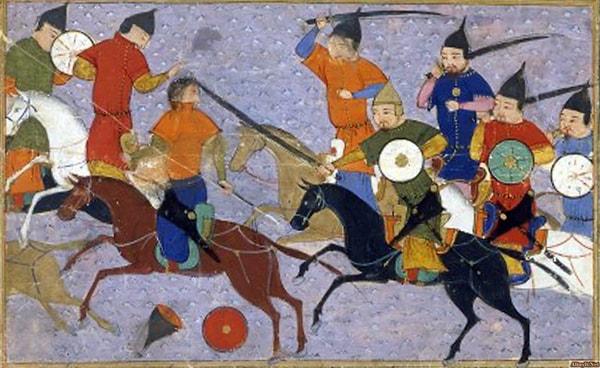Moğol İmparatorluğu'nun sonu, bölgedeki diğer güçlerin saldırılarıyla da ilişkilidir.