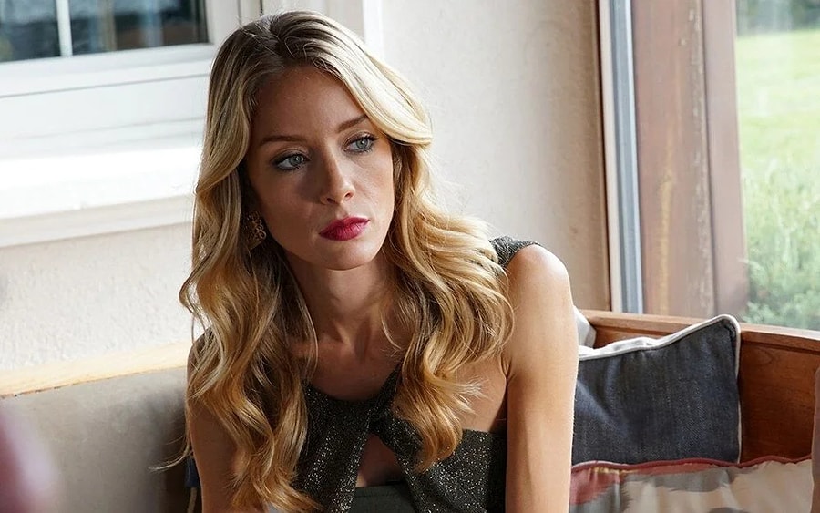 Bade İşcil: An Actress Redefining the Turkish Television Landscape - Onedio