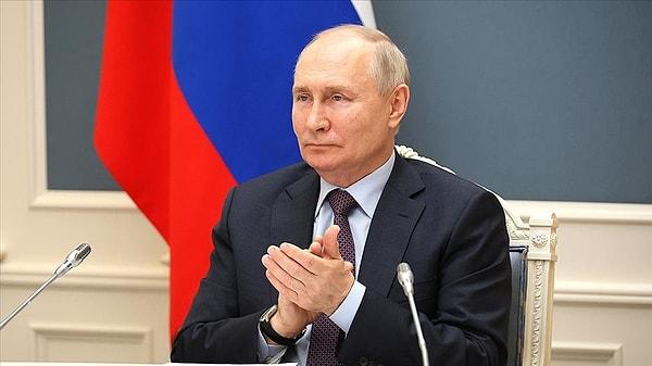 Peskov, "Devlet Başkanı (Vladimir) Putin, Prigojin ile ilgili meydana gelen tüm olaylar hakkında bilgilendirilmiştir. Gerekli tedbirler alınıyor" dedi.