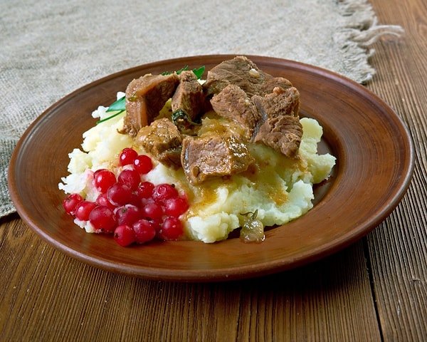 7. Выберите страну: Тушеная оленина.