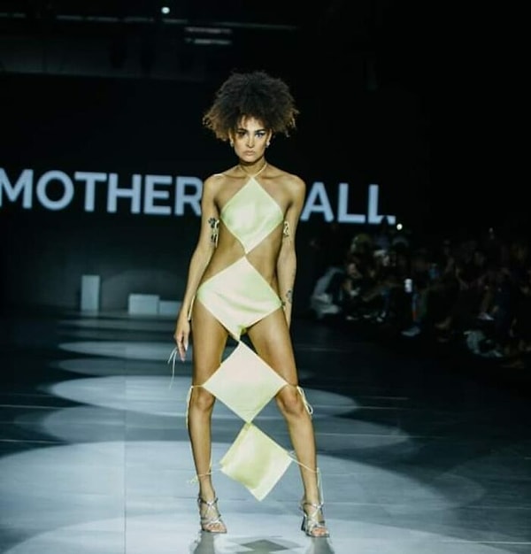 15. Когда дизайнер сэкономил на ткани