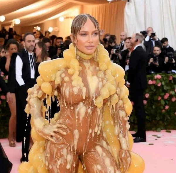 25. Когда достаешь из холодильника жирное рагу