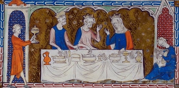 3. Не было ни столовых приборов, ни тарелок для еды.