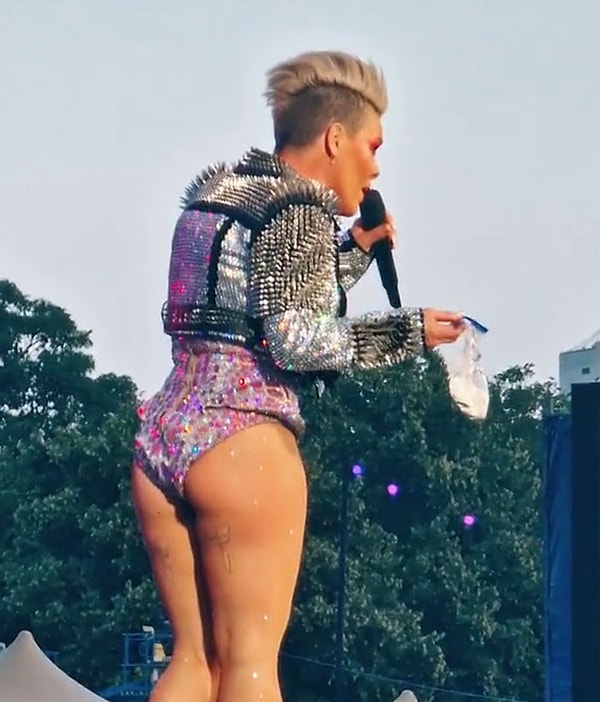 А перед этим сказала, что не знает, как ей относиться к произошедшему