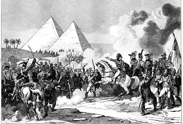 Napolyon'un Büyük Giza Piramidi'nde geçirdiği iddia edilen gece, tarihi folklorun büyüleyici bir parçası olmaya devam ediyor.