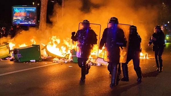Fransa İçişleri Bakanlığının açıkladığı verilere göre, ülke genelinde devam eden protestolarda dün 719 kişi gözaltına alındı, 45 polis ve jandarma yaralandı.