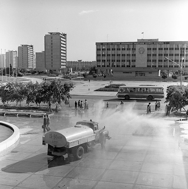 11. Утро в г. Шевченко, Казахская ССР, 1976