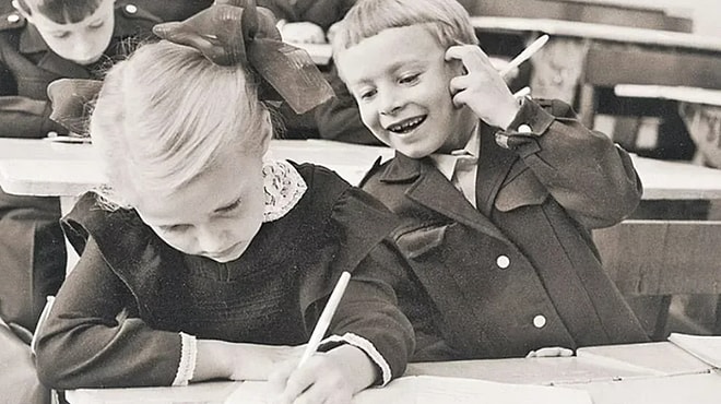 Зачем в СССР в 1943 году в школах разделили мальчиков и девочек