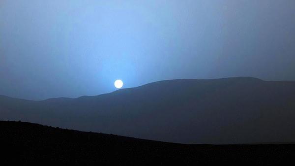 6. Mars'taki günbatımının mavi renkte olduğunu biliyor muydunuz?