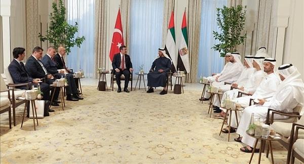Şimşek ve Yılmaz BAE Devlet Başkanı Muhammed bin Zayid Al Nahyan’la görüşmüştü. Şimşek görüşmeye ilişkin yaptığı açıklamada, yeni ekonomik iş birliği fırsatlarının değerlendirildiğini bildirmişti.