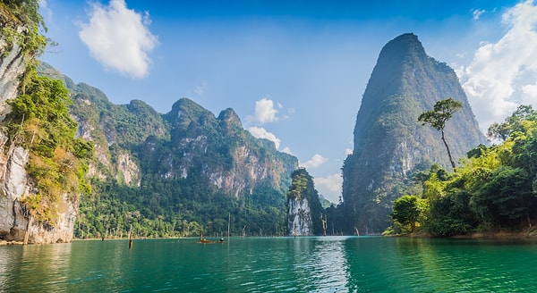 9. Сколько океанов омывают Таиланд?