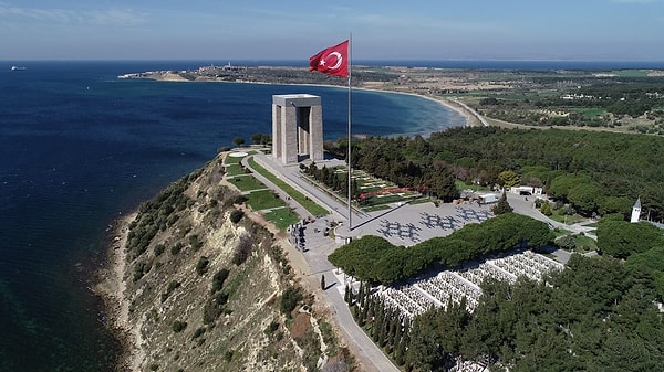 Bu maddeler doğrultusunda İstanbul'dan Çanakkale'ye taşındığını belirten kullanıcıya birden fazla destek mesajı geldi.