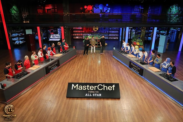 MasterChef Türkiye All Star'da dün akşam sezonun ilk dokunulmazlık oyunu yani dolayısıyla takım oyunu oynandı.