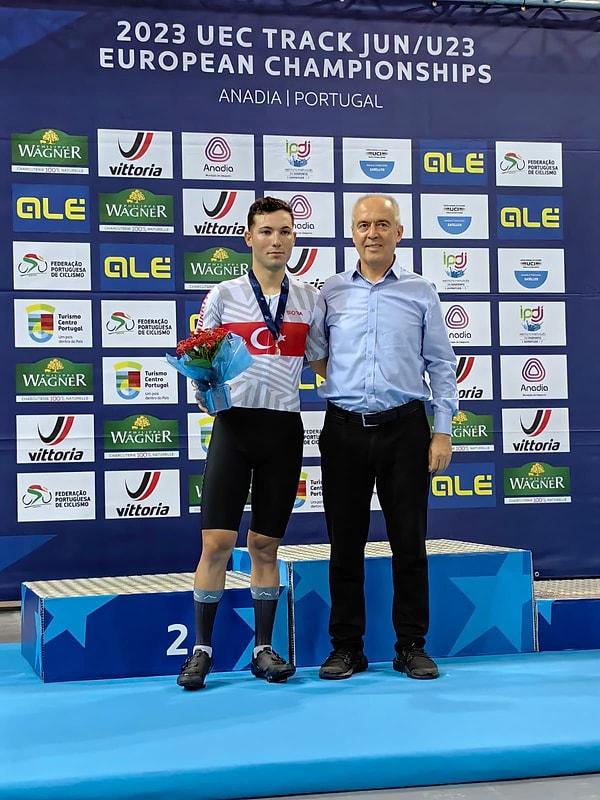 8. Portekiz'in Anadia şehrinde Avrupa Bisiklet Birliği tarafından düzenlenen  UEC Gençler / U23 Avrupa Pist Şampiyonası'nın ilk gününde U23 Erkekler - Scratch yarışında milli bisikletçi Ramazan Yılmaz, Avrupa ikincisi oldu.