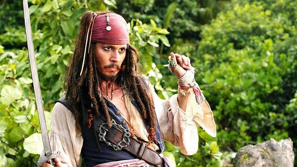 Karayip Korsanları serisinin ana karakteri Kaptan Jack Sparrow'a hayat veren oyuncu,