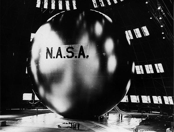 29 Temmuz 1958'de, ABD Başkanı Dwight D. Eisenhower tarafından Ulusal Havacılık ve Uzay Dairesi yani NASA kuruldu.