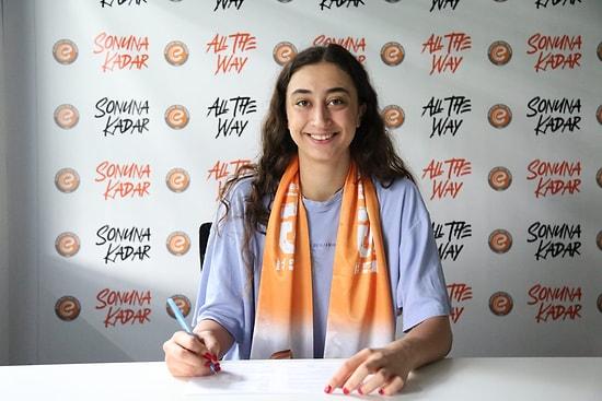 Elif Şahin: A Rising Star in Turkish Volleyball - Career, Age, and Achievements