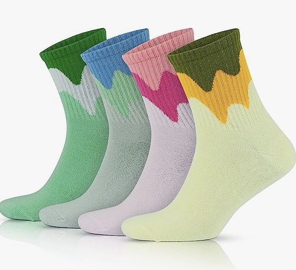 12. Yaz kış çorap giyenlere renkli ve eğlenceli olanı.